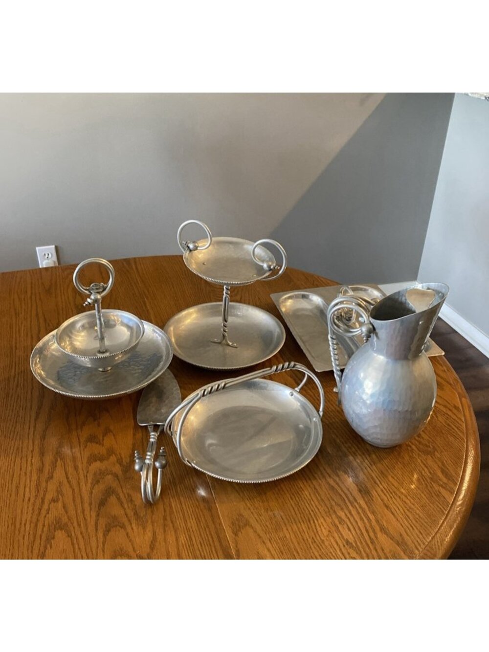B W Busnilum Hammered Aluminum-6 Pieces- 4 Serving Trays, Spatula And Pitcher